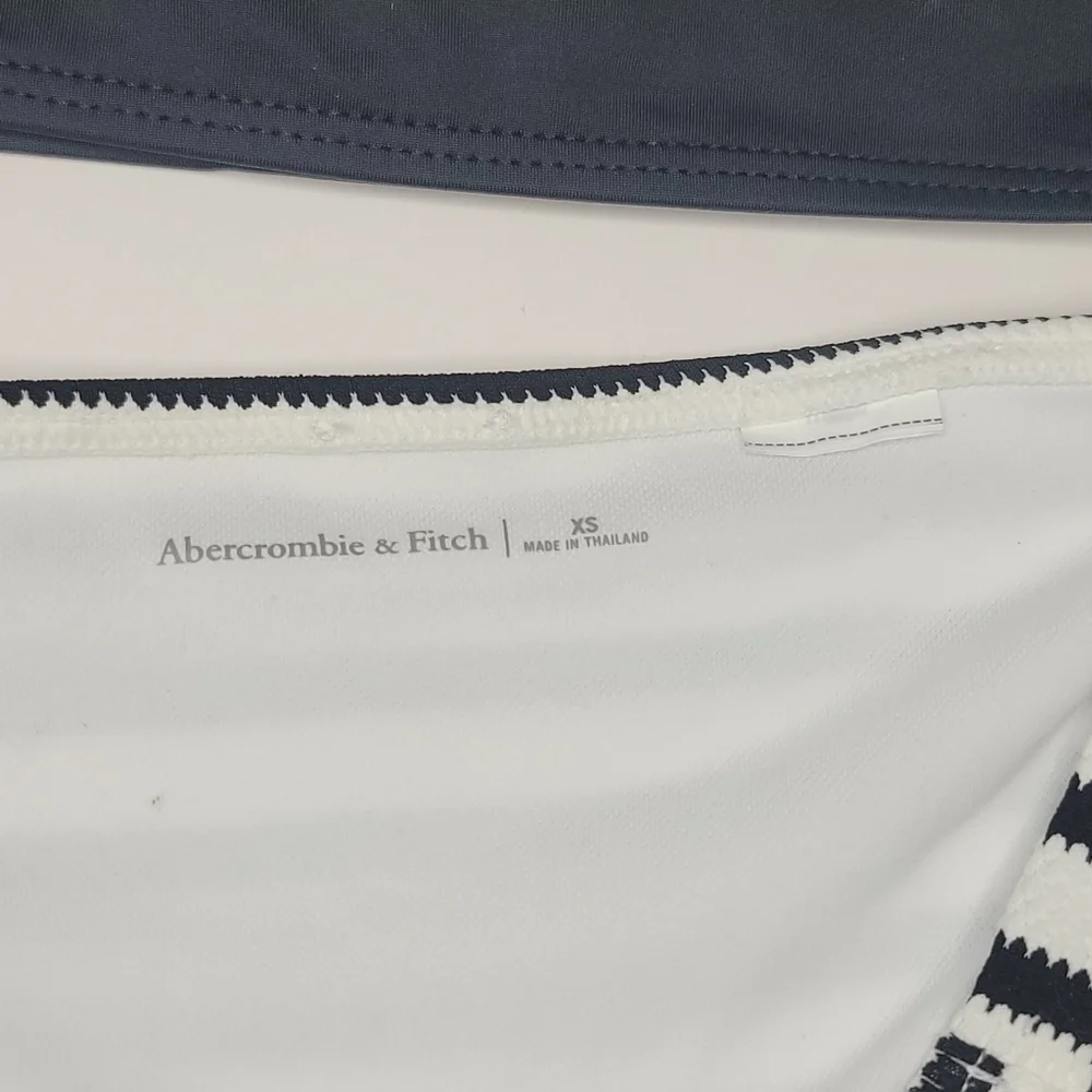 XS Bikini Set Black White Frankies Abercrombie